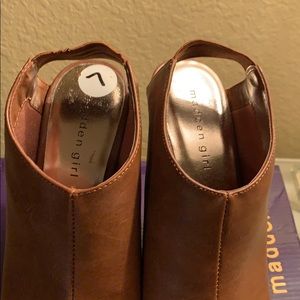 Wallup Cognac wedge heels